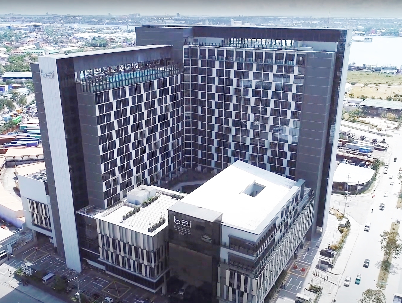 Bai Hotel Exterior Cebu